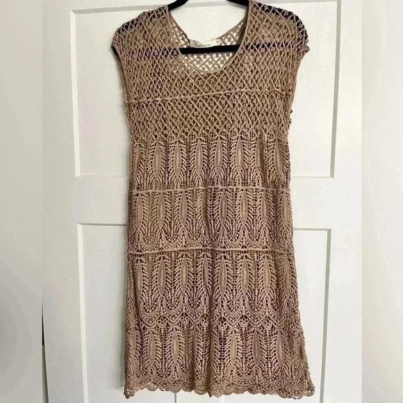 Solitaire Dresses & Skirts - Solitaire lace dress sz s